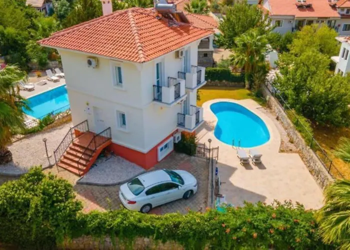 Large With Private Heated Outdoor Pool 빌라 *