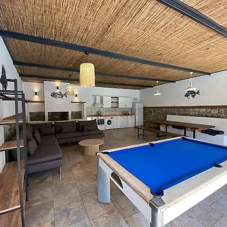 Вилла Large With Private Heated Outdoor Pool *