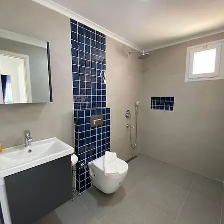 Вилла Large With Private Heated Outdoor Pool