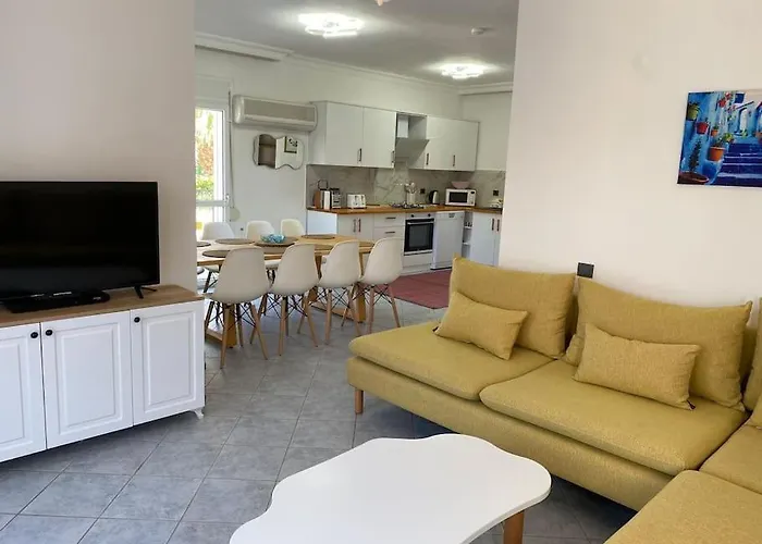 Large With Private Heated Outdoor Pool Villa